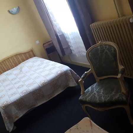 ריימס Hotel De La Cloche Sp מראה חיצוני תמונה