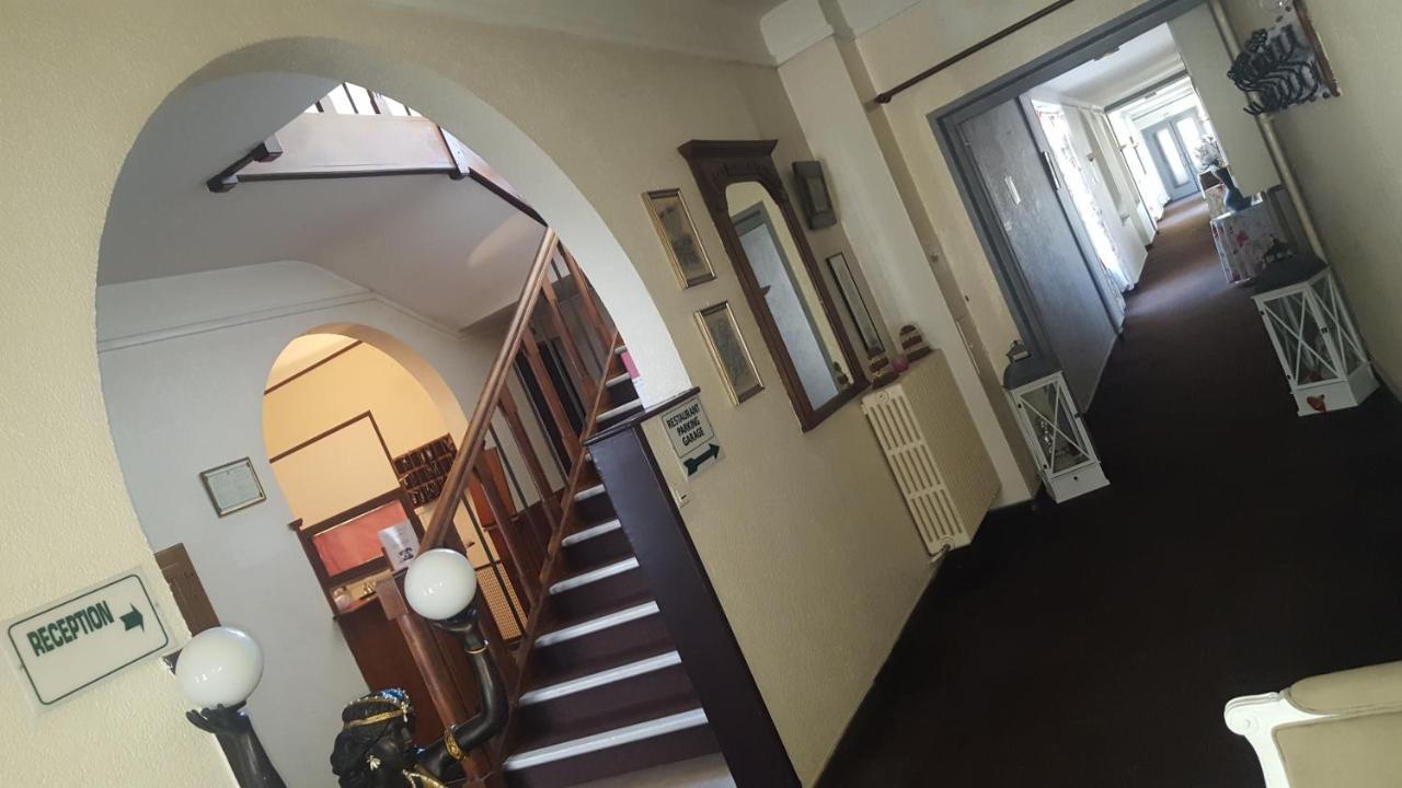 ריימס Hotel De La Cloche Sp מראה חיצוני תמונה