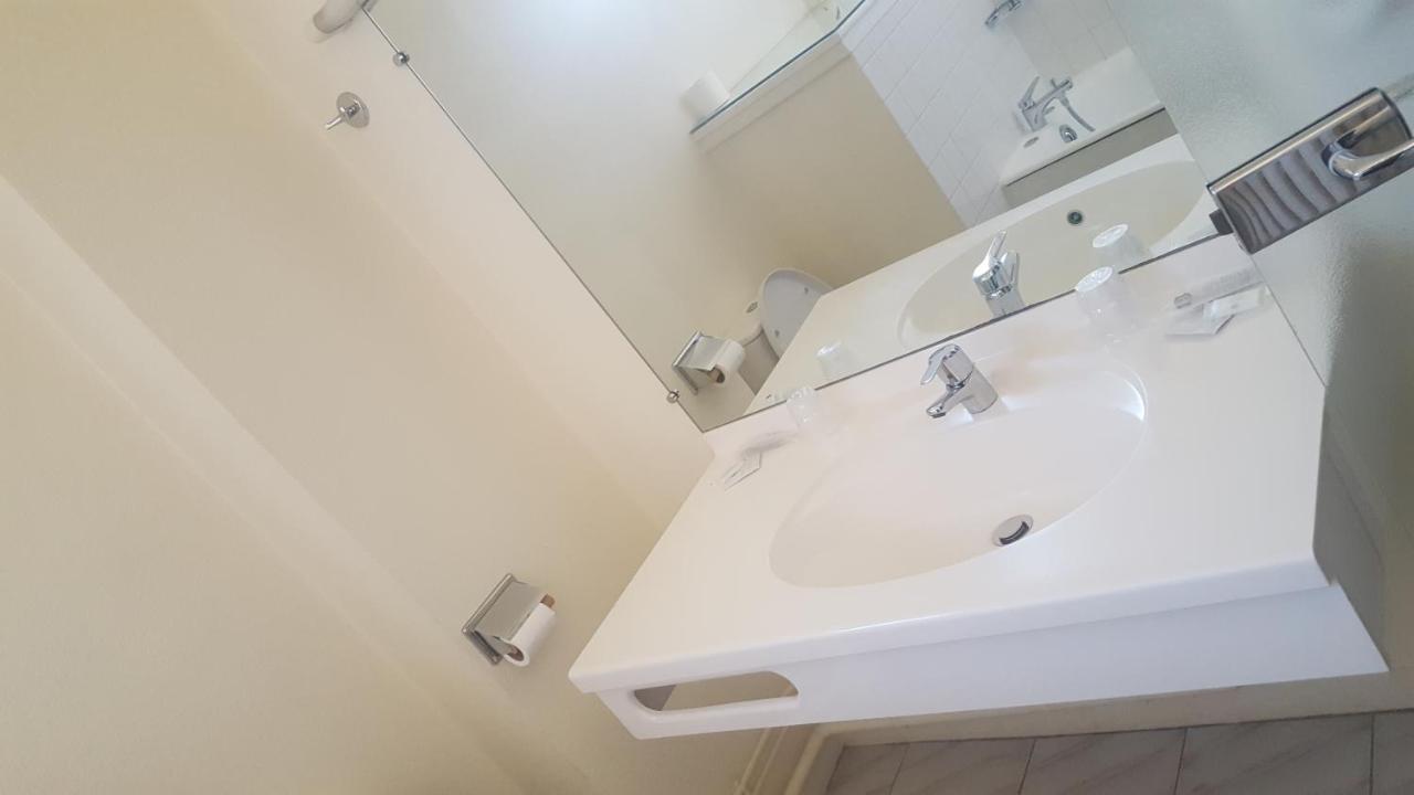 ריימס Hotel De La Cloche Sp מראה חיצוני תמונה