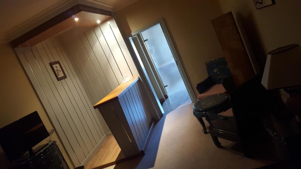 ריימס Hotel De La Cloche Sp מראה חיצוני תמונה