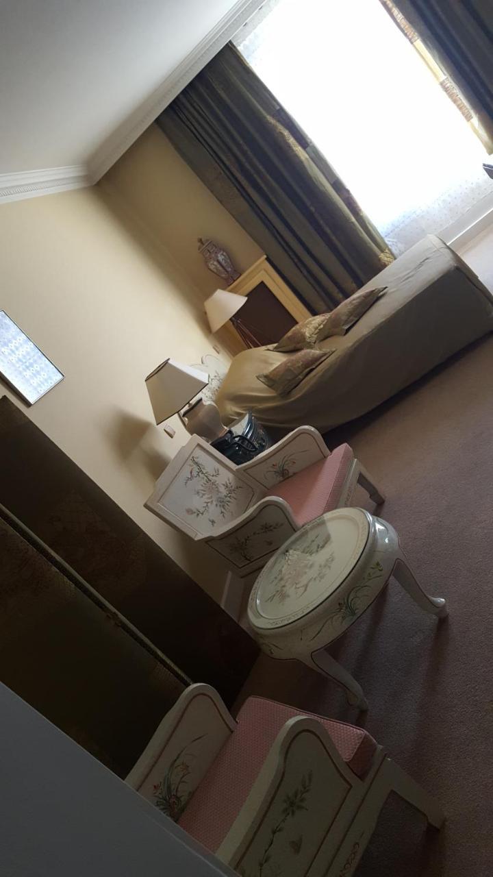ריימס Hotel De La Cloche Sp מראה חיצוני תמונה