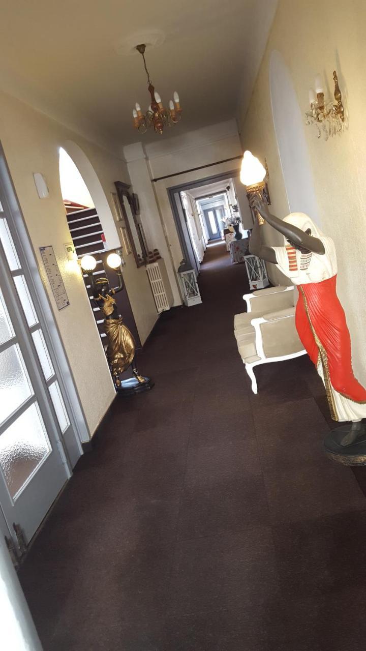 ריימס Hotel De La Cloche Sp מראה חיצוני תמונה