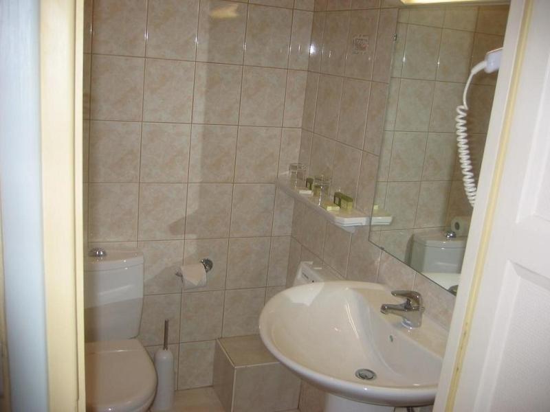 ריימס Hotel De La Cloche Sp מראה חיצוני תמונה