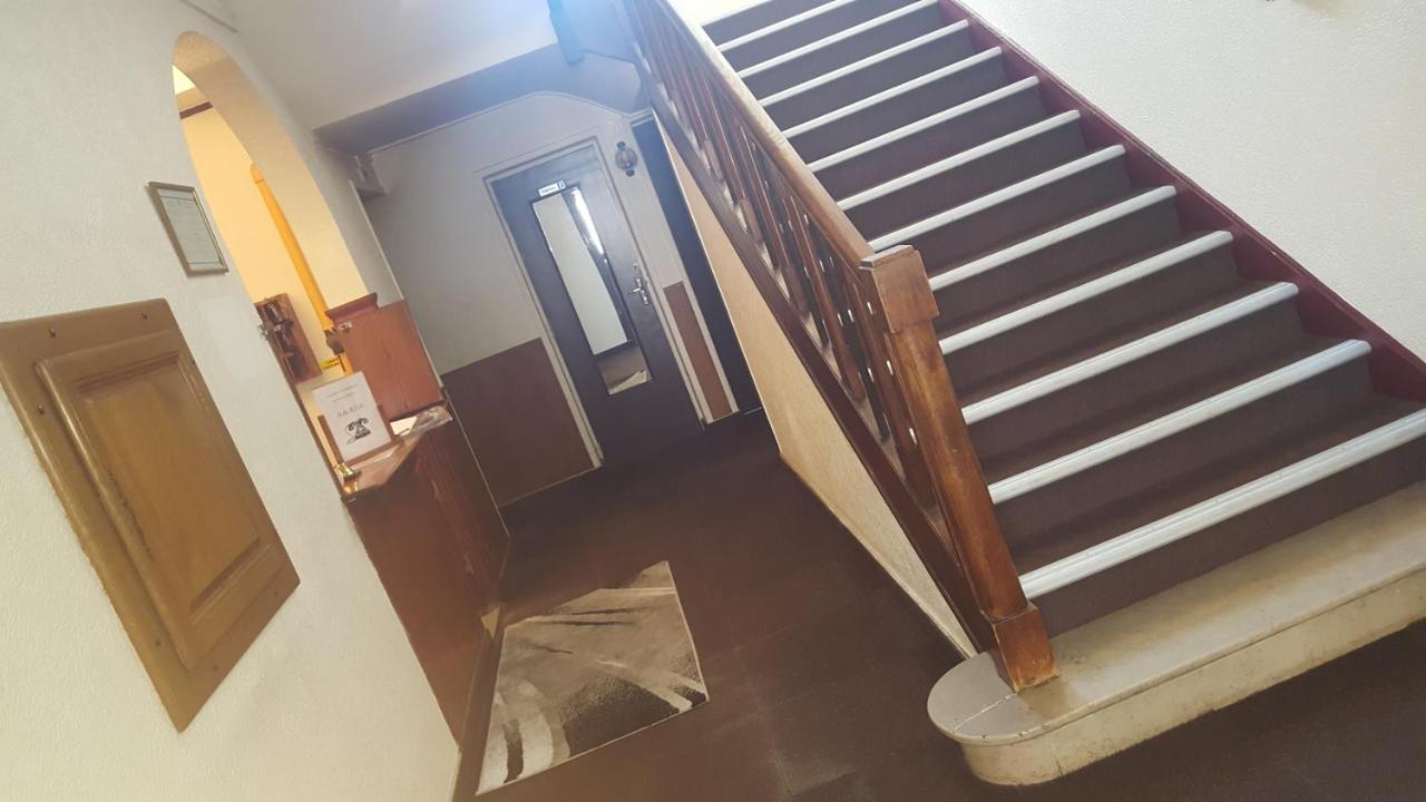 ריימס Hotel De La Cloche Sp מראה חיצוני תמונה