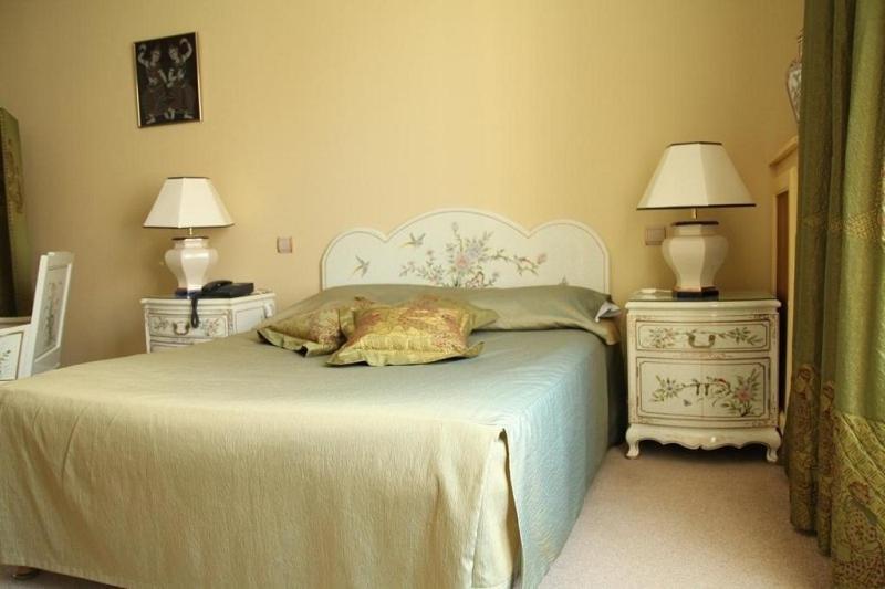 ריימס Hotel De La Cloche Sp מראה חיצוני תמונה