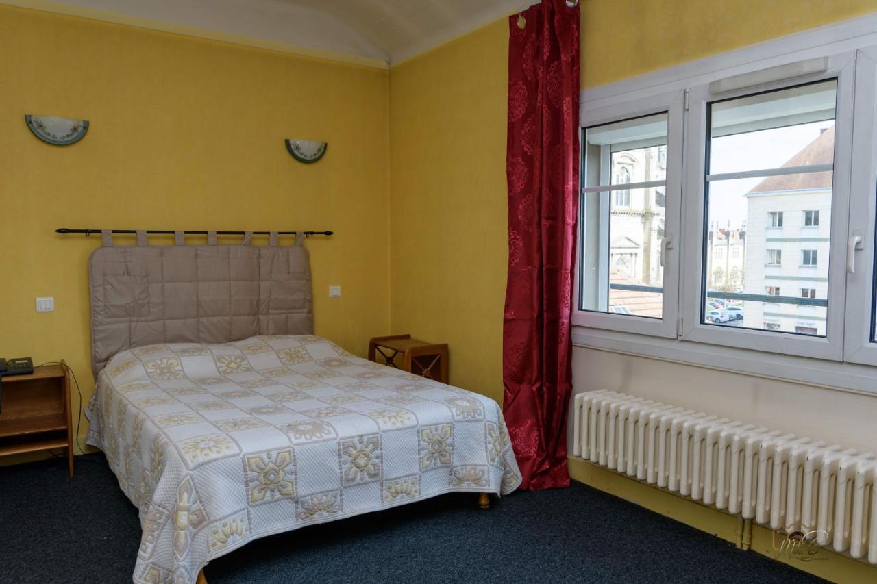 ריימס Hotel De La Cloche Sp מראה חיצוני תמונה